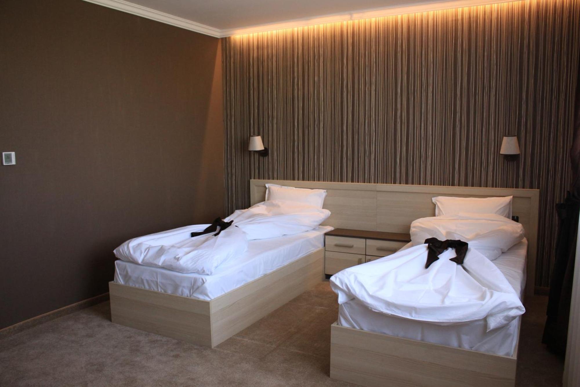 Hotel Nove Svishtov Bagian luar foto