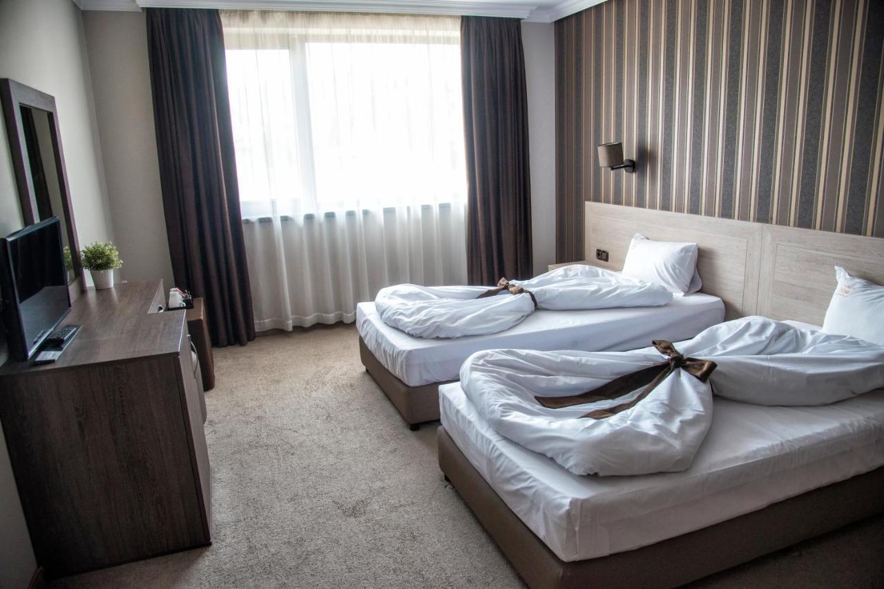 Hotel Nove Svishtov Bagian luar foto
